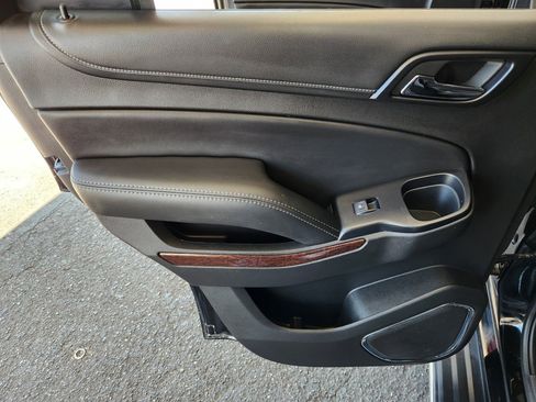 Used 2018 GMC Yukon SLT image 18