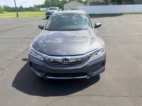 Used 2017 Honda Accord Sport image 2
