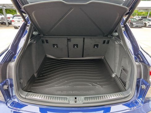 New 2026 Porsche Macan AWD/4WD image 23