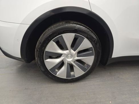 Used 2021 Tesla Model Y Long Range image 20
