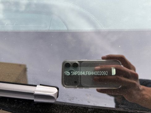 Used 2017 Hyundai Elantra SE image 25