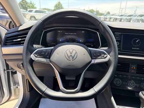 Used 2023 Volkswagen Jetta SE w/ Panoramic Sunroof Package FWD image 13