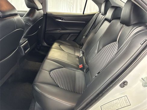 Used 2024 Toyota Camry SE image 12