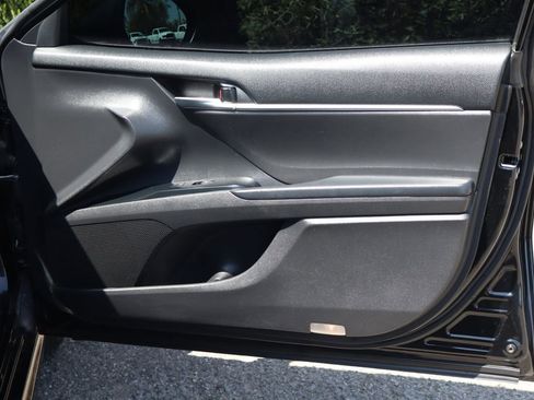Used 2019 Toyota Camry SE FWD image 38