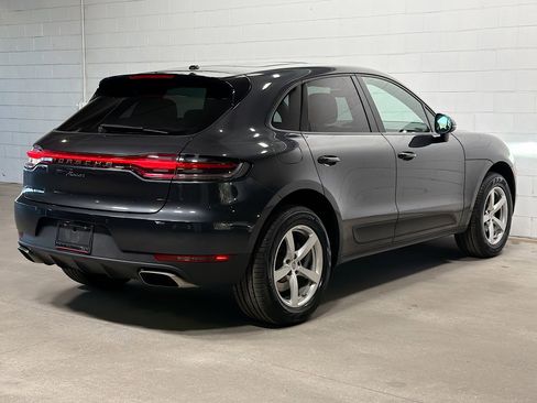 Certified 2021 Porsche Macan image 7