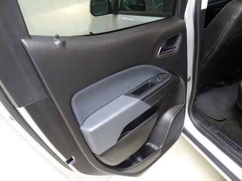 Used 2016 Chevrolet Colorado Z71 image 39