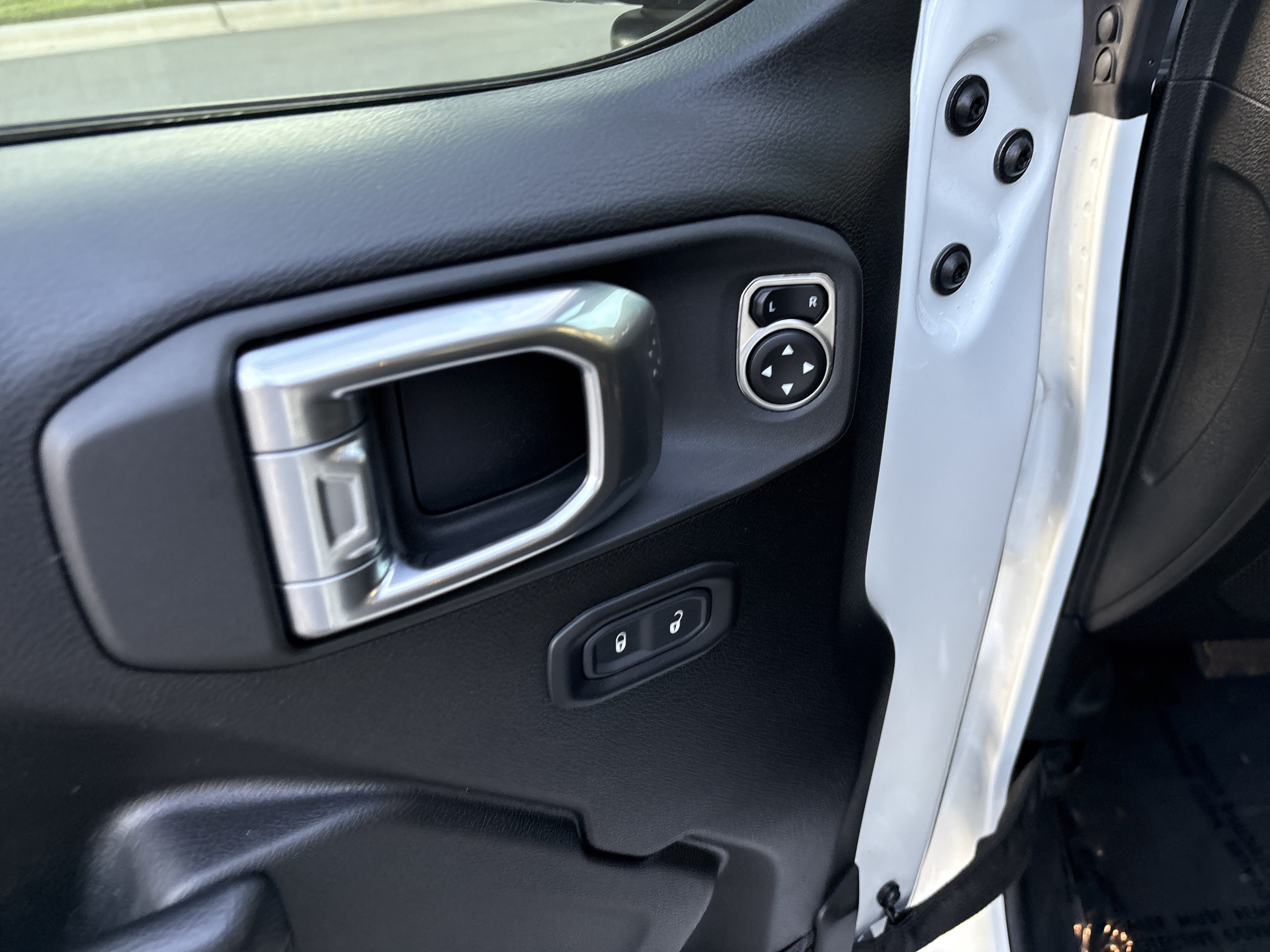 Used 2023 Jeep Gladiator Sport AWD/4WD image 16