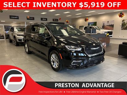 New 2026 Chrysler Pacifica Select