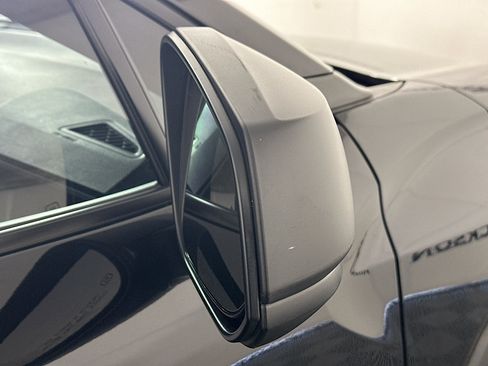 Used 2025 Toyota Corolla Cross L image 10