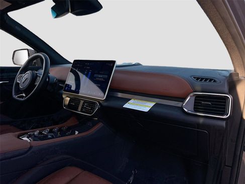 New 2025 VinFast VF 8 Plus image 30