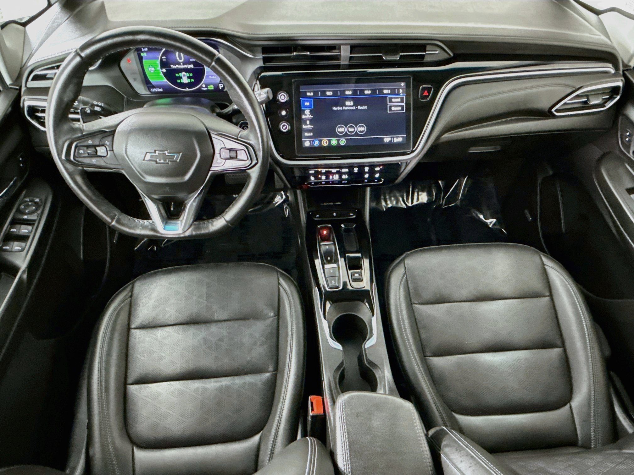 Used 2023 Chevrolet Bolt LT w/ Infotainment Package FWD image 24