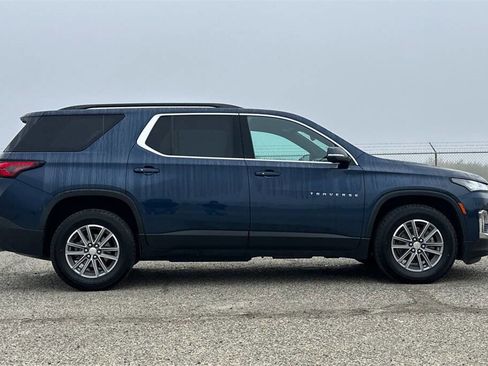 Used 2022 Chevrolet Traverse LT w/ LPO, Black Accent Package image 7