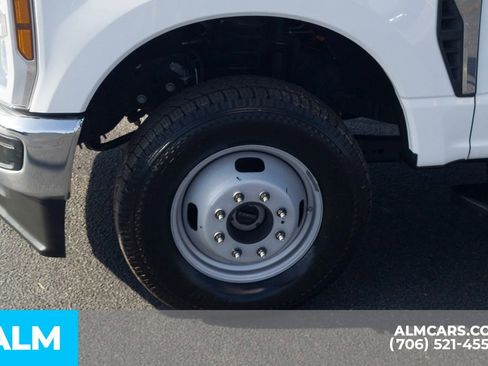 Used 2025 Ford F350 XLT image 12