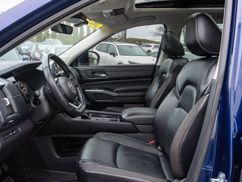 Used 2023 Nissan Pathfinder SL w/ SL Premium Package image 32