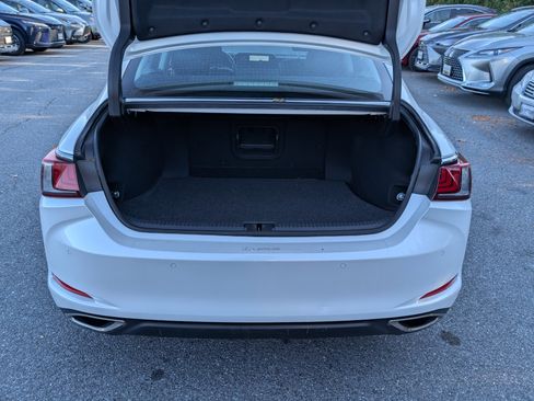 Used 2023 Lexus ES 350 w/ Premium Package image 13