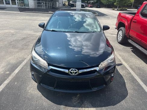 Used 2015 Toyota Camry SE w/ Moonroof Package FWD image 1