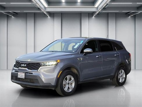 Used 2023 Kia Sorento LX image 8