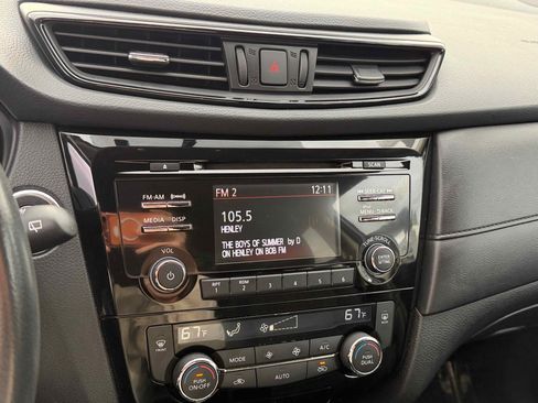 Used 2017 Nissan Rogue SV image 20