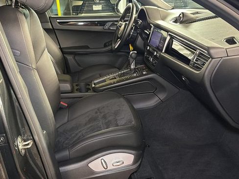 Used 2019 Porsche Macan AWD/4WD image 9