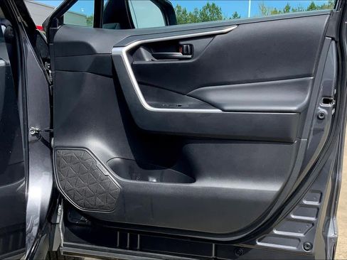 Used 2024 Toyota RAV4 LE image 22