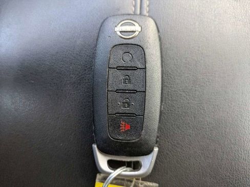 Used 2024 Nissan Pathfinder SV FWD image 30