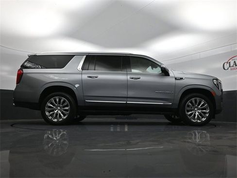 Used 2023 GMC Yukon XL Denali image 29