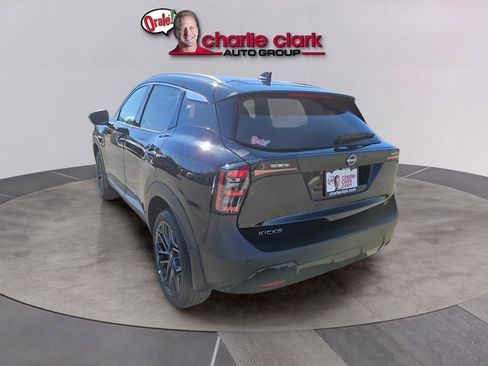 New 2026 Nissan Kicks SR FWD image 4