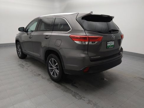 Used 2019 Toyota Highlander XLE image 5