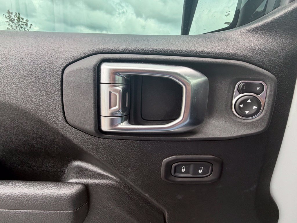 Certified 2025 Jeep Gladiator Mojave AWD/4WD image 49