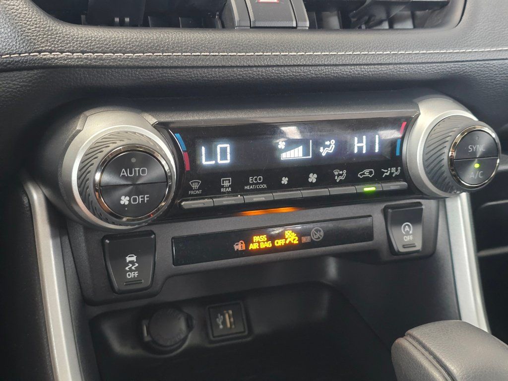 Used 2025 Toyota RAV4 XLE w/ Convenience Package AWD/4WD image 28