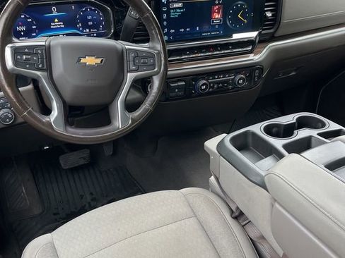 Used 2022 Chevrolet Silverado 1500 LT image 14