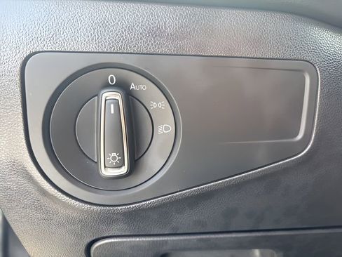 Used 2023 Volkswagen Tiguan SE FWD image 17