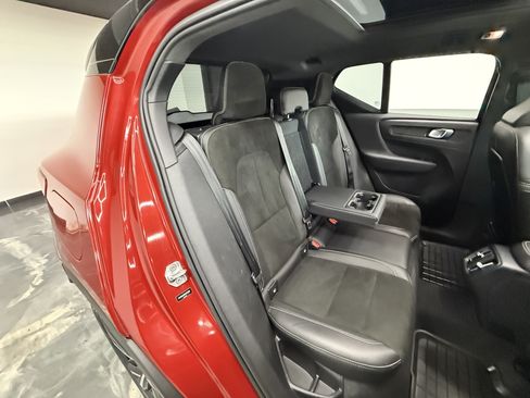 Used 2021 Volvo XC40 T5 R-Design AWD/4WD image 19