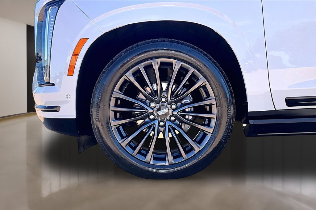 Used 2026 Cadillac Escalade Platinum Sport w/ LPO, Floor Liner Package AWD/4WD image 8