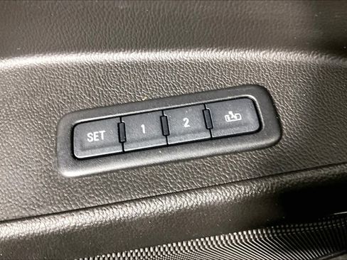 Used 2017 GMC Yukon Denali w/ Open Road Package RWD image 31