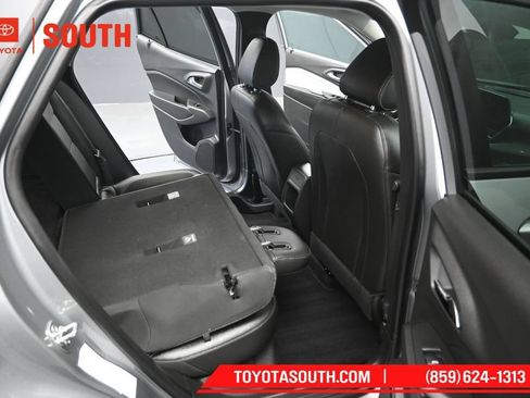 Used 2025 Chevrolet Trax LT w/ LT Convenience Package FWD image 28