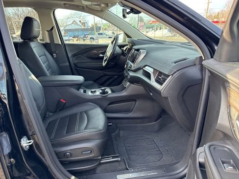 Used 2024 GMC Terrain Denali w/ Black Diamond Edition image 9