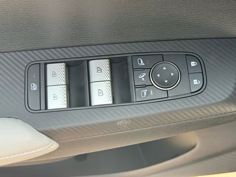 New 2025 Mitsubishi Outlander SE image 22