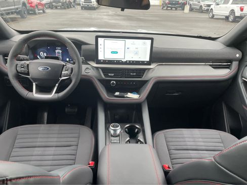 Used 2026 Ford Explorer ST-Line w/ ST-Line Street Pack image 17