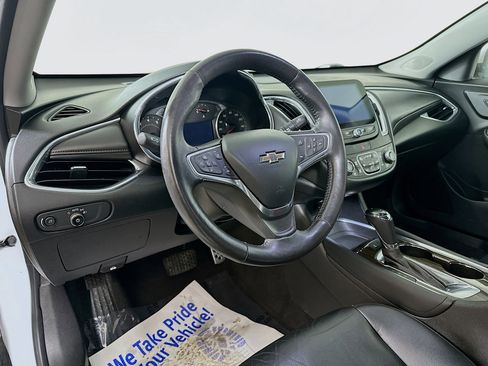 Used 2017 Chevrolet Malibu Premier w/ Premier Sun and Wheel Package image 9