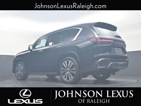 New 2026 Lexus LX 700h Luxury image 17