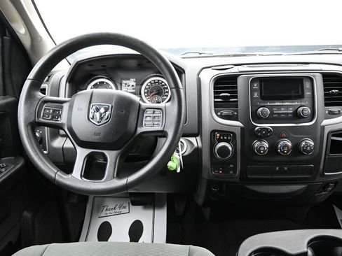 Used 2018 RAM 1500 Express AWD/4WD image 13