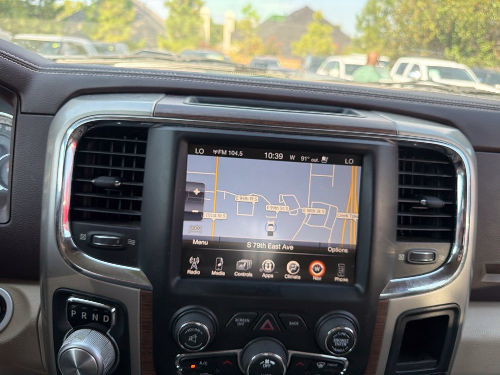 Used 2017 RAM 1500 Laramie w/ Convenience Group AWD/4WD image 18