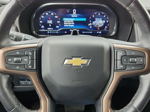 Used 2024 Chevrolet Suburban High Country w/ Advanced Technology Package AWD/4WD image 19