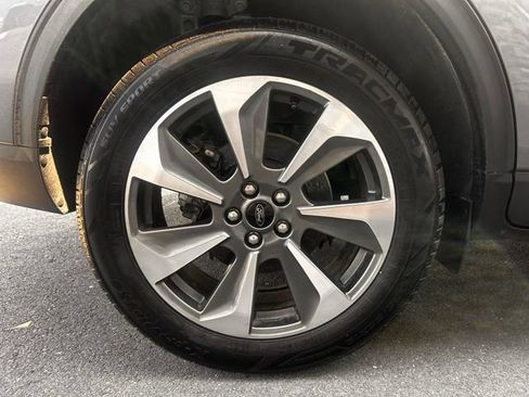 Used 2022 Ford Escape SE FWD image 32