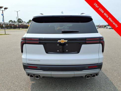 New 2026 Chevrolet Traverse LT w/ Sun and Wheel Package FWD image 4