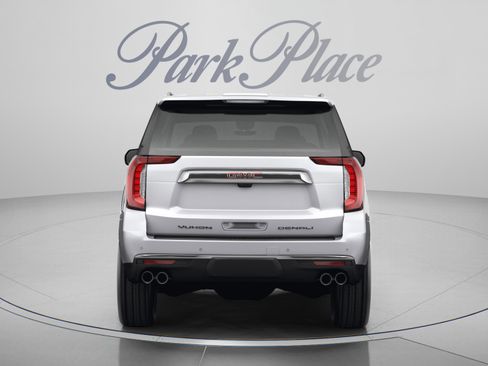 Used 2024 GMC Yukon Denali w/ Advanced Technology Package RWD image 3