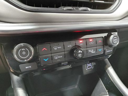 Certified 2025 Jeep Compass Limited AWD/4WD image 32