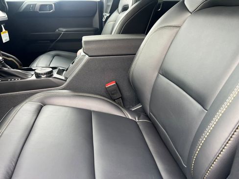 New 2025 Ford Bronco Badlands image 13