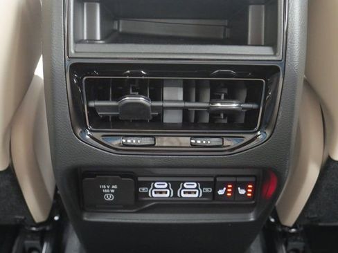 New 2025 Jeep Grand Cherokee Limited w/ Luxury Tech Group II image 26